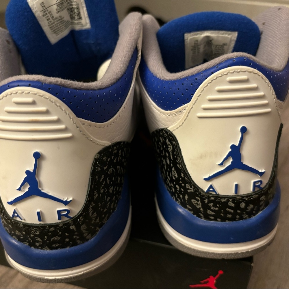 Air Jordan 3 retro white/ blue size 7 kids